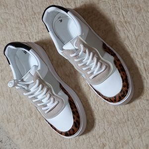 Brooklyn Platform Leather GREAT NWT Sneakers Size 9 Women's